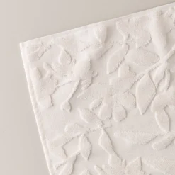 Snow White Floral Jacquard Towel