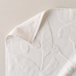 Snow White Floral Jacquard Towel