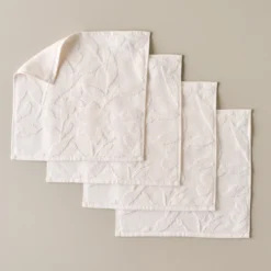 Snow White Floral Jacquard Towel