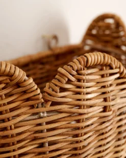 Solene Scalloped Woven Wall Basket