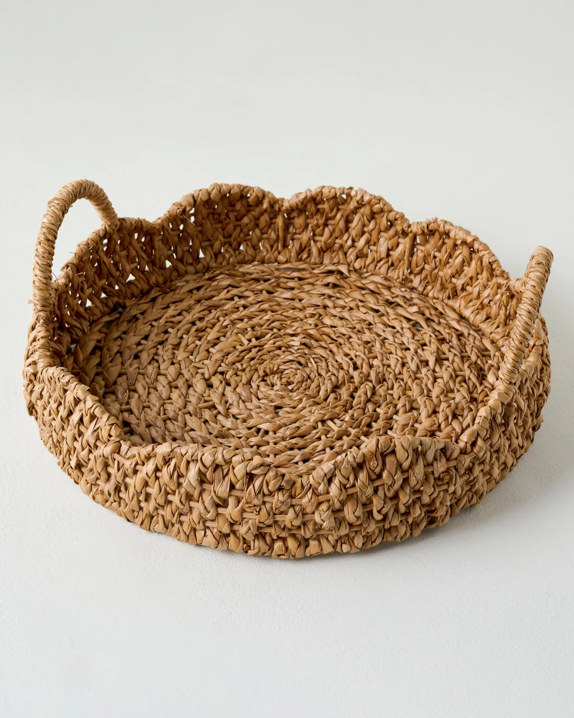 Solene Woven Scalloped Tray