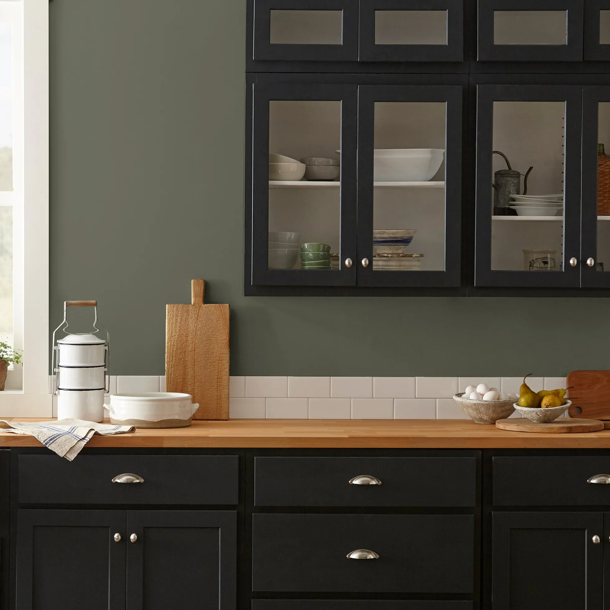 Step Stool Green - Classic Interior Paint