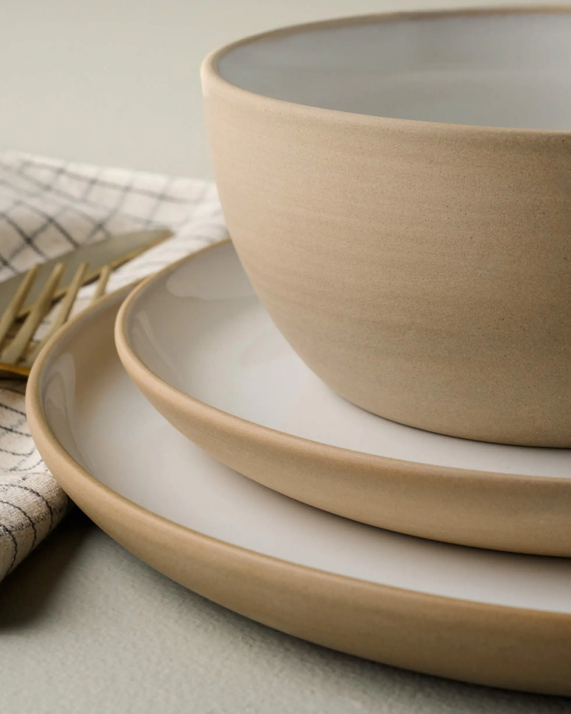Stone White Lakelynn Plate