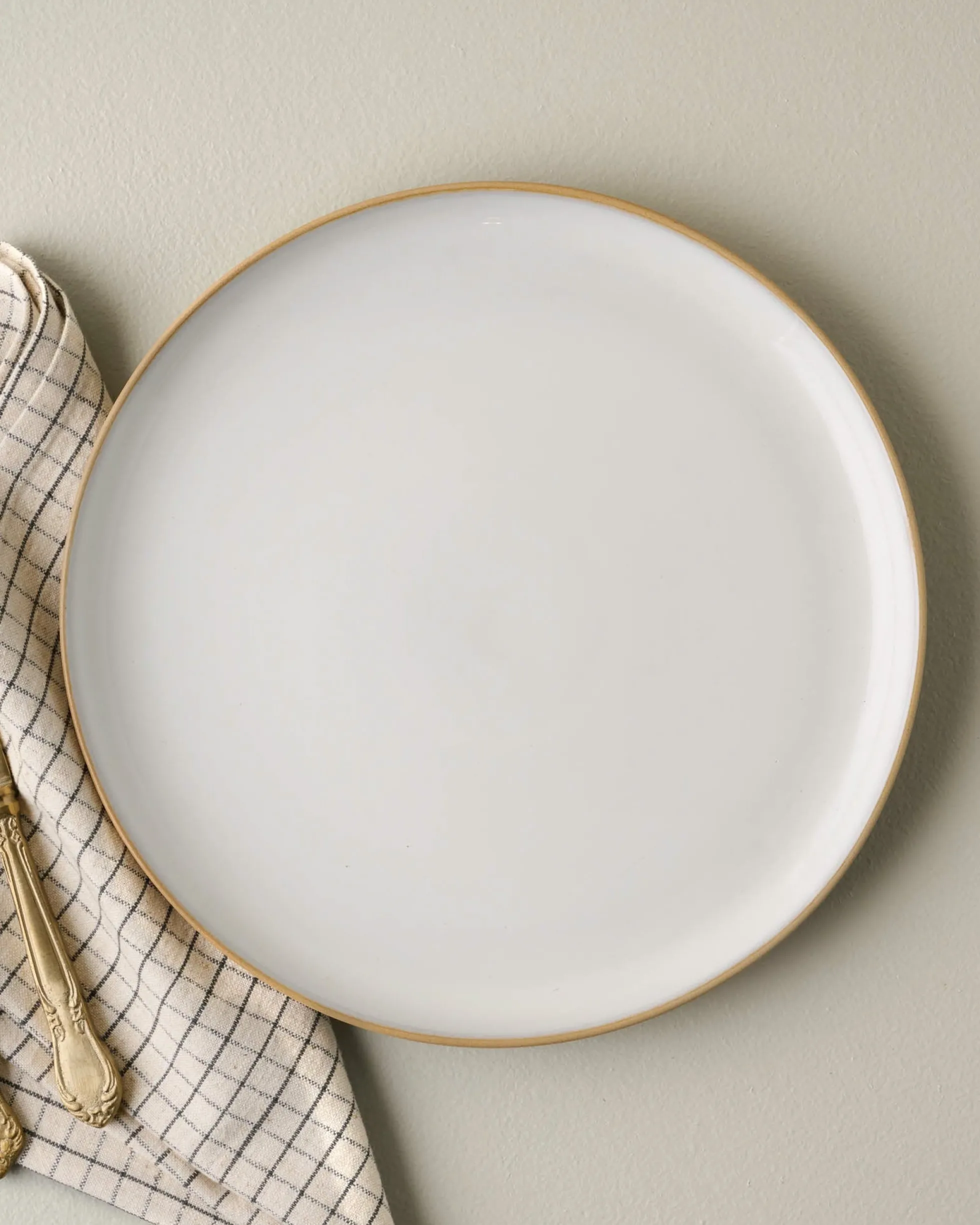 Stone White Lakelynn Plate