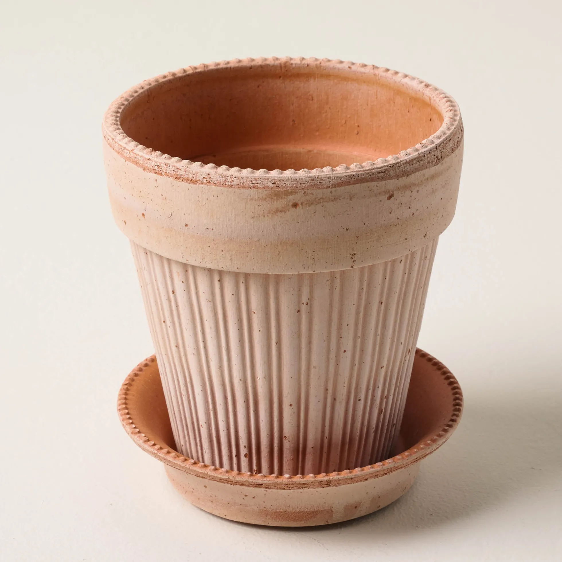 Terracotta Dotted Bergs Pot