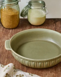 The Cottage Collection Laurel Green Round Baking Dish
