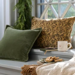 Townes Winter Moss Pillow