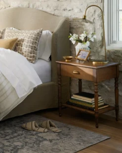 Vera Nightstand