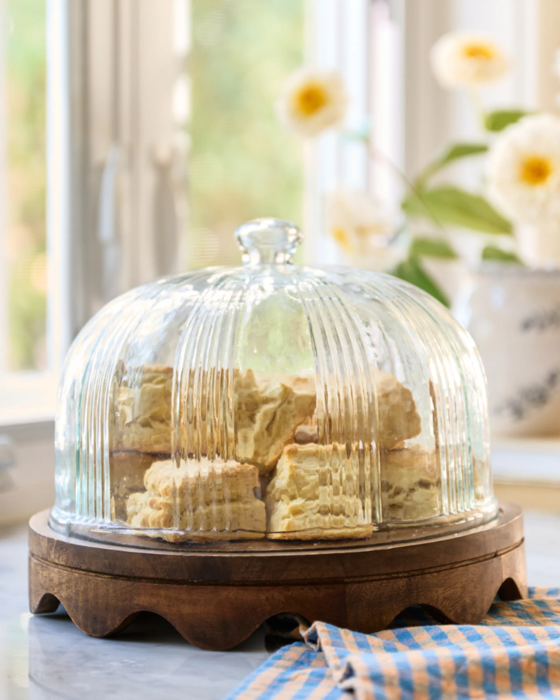 Wavy Edge Cake Stand + Fluted Dome