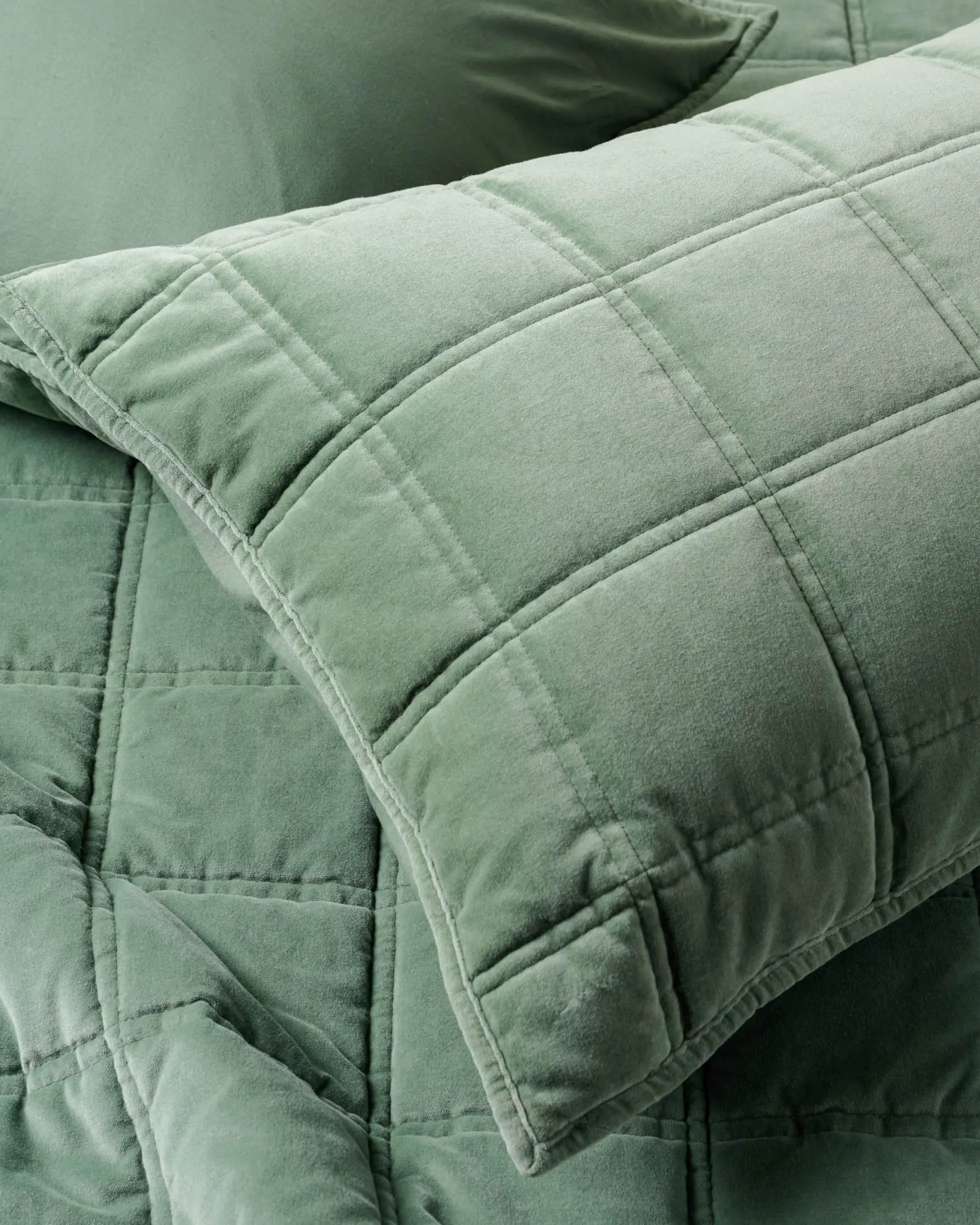 Weekend Velvet Quilt - Dusty Green