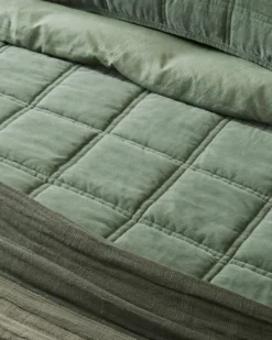 Weekend Velvet Quilt - Dusty Green