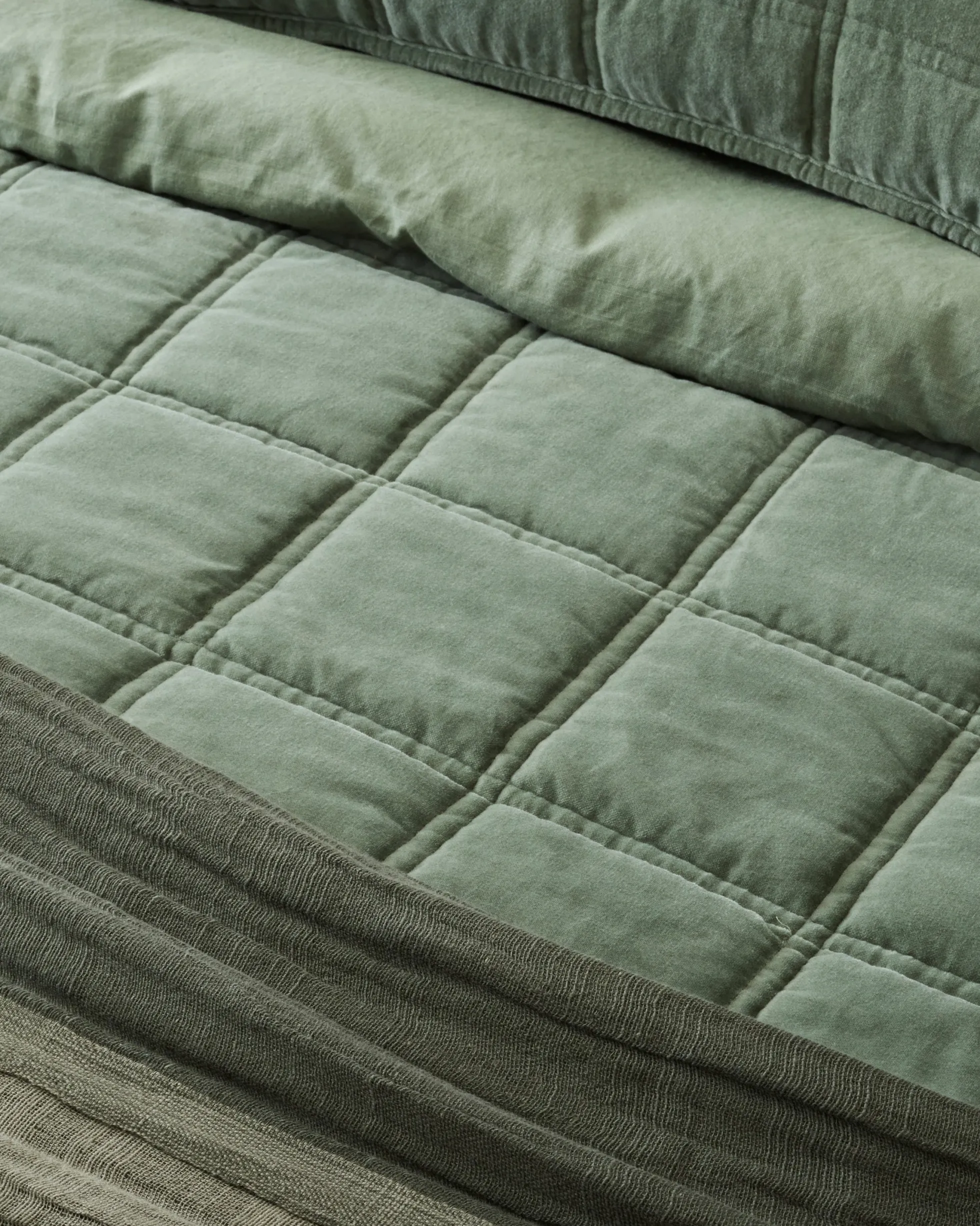 Weekend Velvet Quilt - Dusty Green