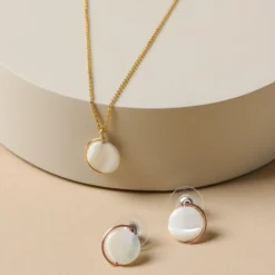 Wren Necklace